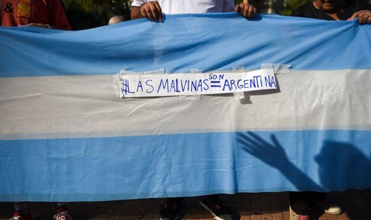 La bataille des Malouines se profile alors que l'Argentine appelle à un "nouveau dialogue" sur le territoire britannique
