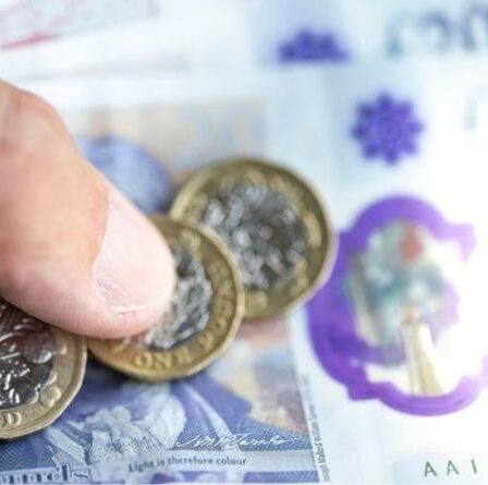 La pension de l'État pourrait augmenter de 467 £ l'année prochaine en vertu de l'amendement proposé à triple verrouillage