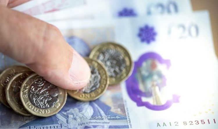 La pension de l'État pourrait augmenter de 467 £ l'année prochaine en vertu de l'amendement proposé à triple verrouillage