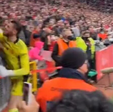La star de Man Utd, David De Gea, frappe le tunnel d'Old Trafford avec colère pendant l'humiliation de Man City