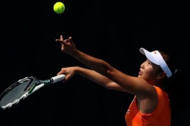 La star du tennis chinoise "disparue" Peng Shuai appelle pour dire qu'elle va bien