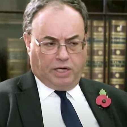 Les taux d'intérêt "doivent augmenter et le FERONT", prévient le chef de la BoE, car un taux de 1% n'est pas exclu