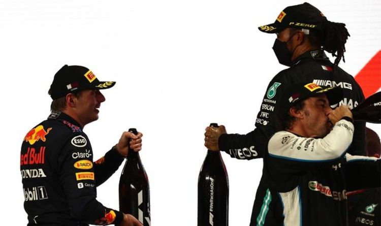 Lewis Hamilton et Mercedes effectuent un changement « pivot » en réduisant l'écart sur Max Verstappen