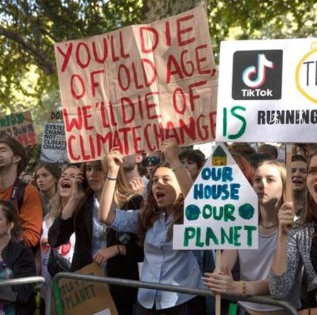 Plus de la moitié des jeunes frustrés car ils se sentent «exclus» du débat sur le changement climatique