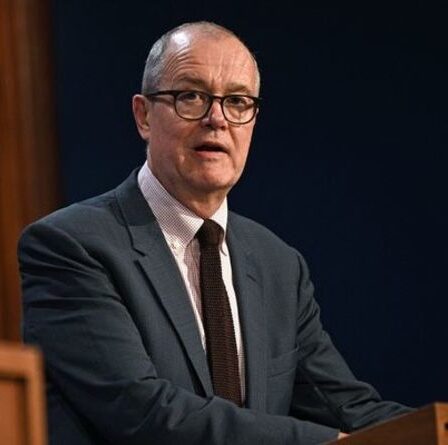 Sir Patrick Vallance appelle au changement alors que la crise climatique est «une menace plus grande» que COVID