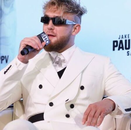 Tyson Fury trolle Jake Paul sur les DM Instagram alors qu'il entraîne son frère Tommy Fury au combat