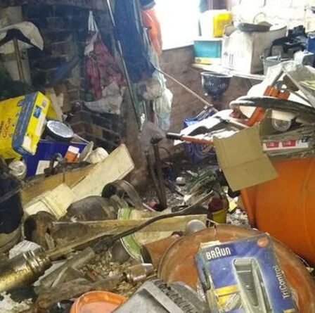 Un homme âgé sauvé d'une maison infestée de rats où il vivait sans eau ni électricité