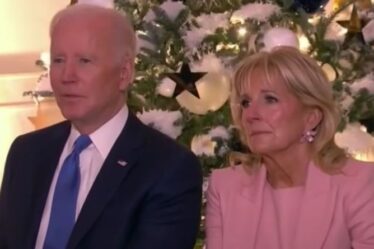 Biden fustigé pour des heures de concert sans masque à la Maison Blanche après avoir ordonné aux Américains de se masquer