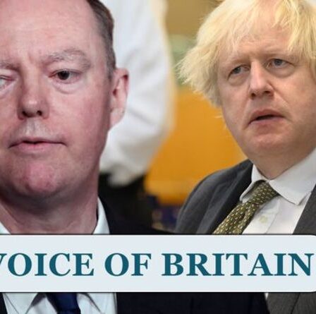 Boris sous pression alors qu'un sondage révèle que plus de la moitié des Britanniques IGNOREraient les règles de Noël Covid