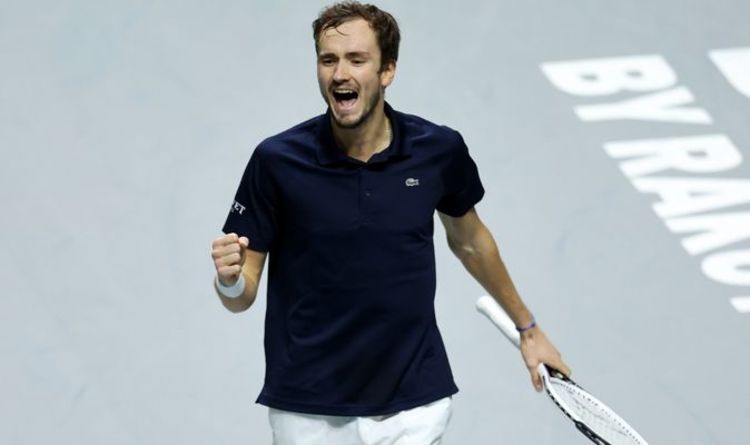 Daniil Medvedev se remet d'un match étrange pour remporter la Coupe Davis pour la Russie avec Andrey Rublev