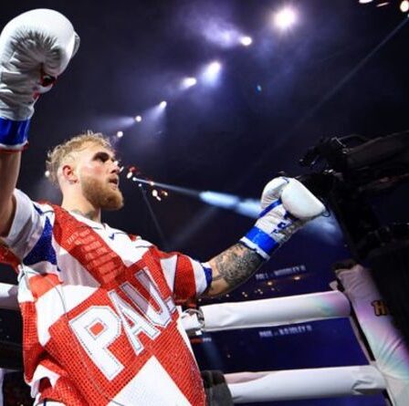 Jake Paul vise une fouille brutale contre Tommy Fury avec un message sur une tenue de ring