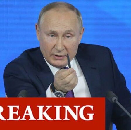 Poutine envoie un avertissement terrifiant à l'UE alors que les prix du gaz montent en flèche et que les troupes russes s'amassent sur le pas de leur porte