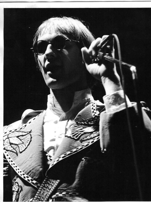 Steve Harley sur scène en 1976. 