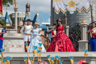 "C'est horrible": les employés des parcs à thème Disney font rage contre les "pires invités" - "ayez un peu de décence"
