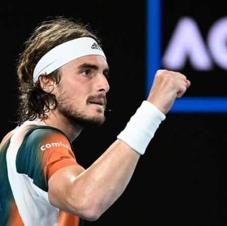Le père de Stefanos Tsitsipas critiqué pour sa conduite lors de la victoire de l'Open d'Australie - "Sortez de là"