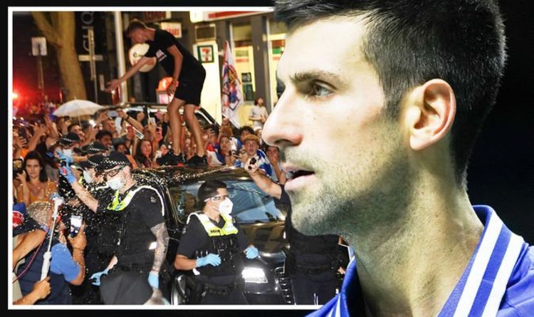 Nouvelles de Novak Djokovic EN DIRECT: Djokovic 'REFUSE' de quitter l'Australie alors que la police affronte des fans