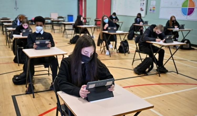 'Prématuré!'  Les plans pour que les élèves portent des masques faciaux dans les écoles secondaires provoquent des réactions négatives