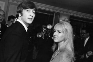 John Lennon a écrit les «meilleures paroles de chansons des Beatles» sur sa première femme