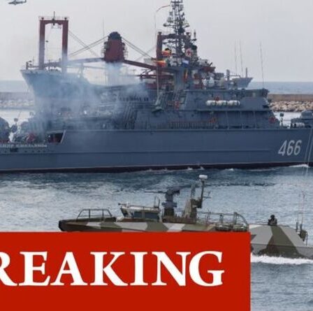 La marine russe s'empare de deux bateaux alors que la guerre se poursuit dans les mers