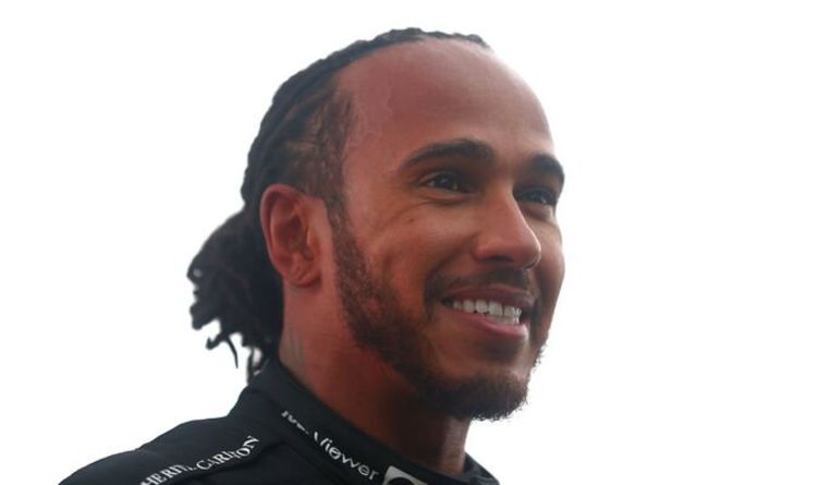 Les visites de l'usine Mercedes de Lewis Hamilton "ne confirment pas" qu'il continuera à courir en F1