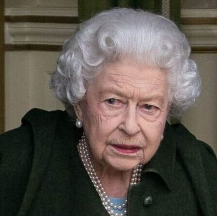 La reine se prépare à faire d'énormes sacrifices pour entrer sous les feux de la rampe avant une grande célébration