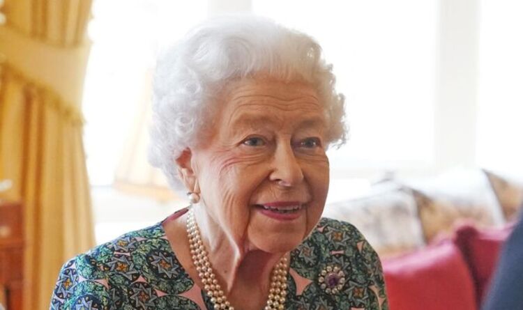 La reine "de bonne humeur" malgré des problèmes de santé obligeant le monarque à se retirer de ses engagements
