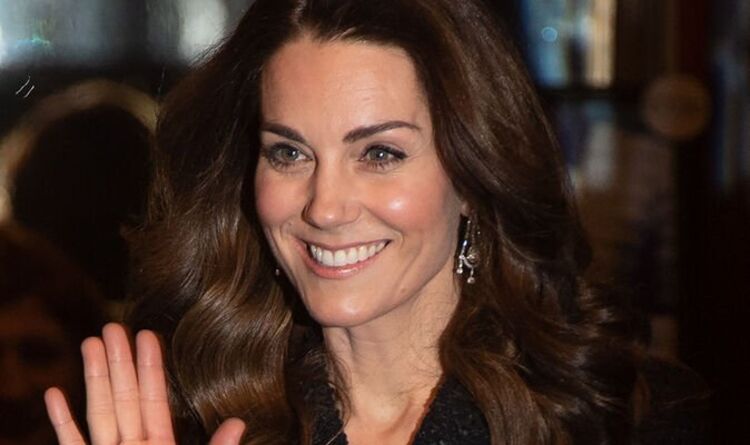 Kate "plus royale que la famille royale" grâce au trait naturel de Middleton "Quel paradoxe!"