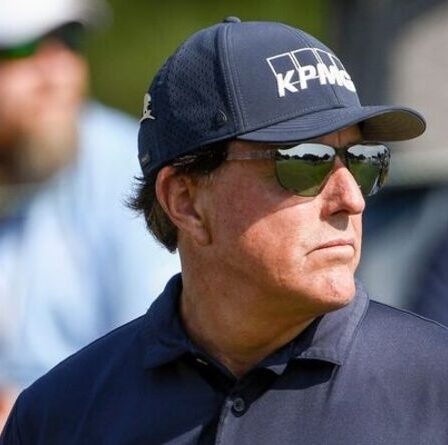 La porte de la Ligue saoudienne de golf est toujours ouverte pour Phil Mickelson après que l'héritage du PGA Tour a été laissé en lambeaux