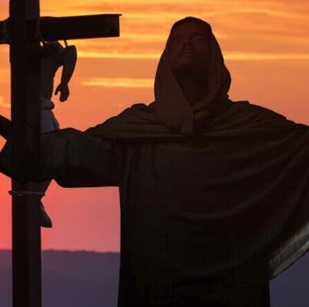 Jésus-Christ «n'est pas mort» alors que l'histoire oubliée du «changement d'identité de la crucifixion» est revisitée