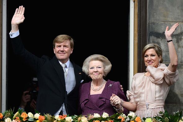 Le roi Willem-Alexander, la princesse Beatrix et la reine Maxima.