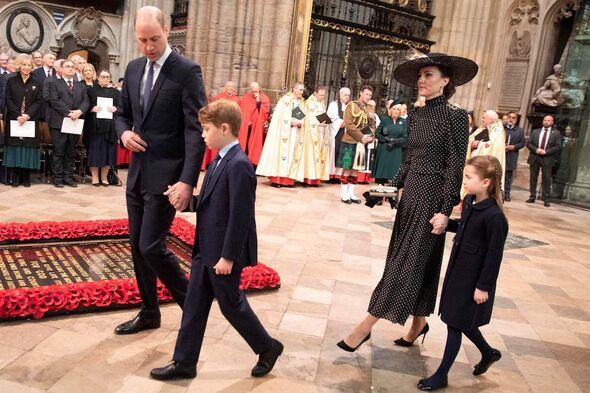 kate middleton prince william enfants george charlotte apparition publique prince harry