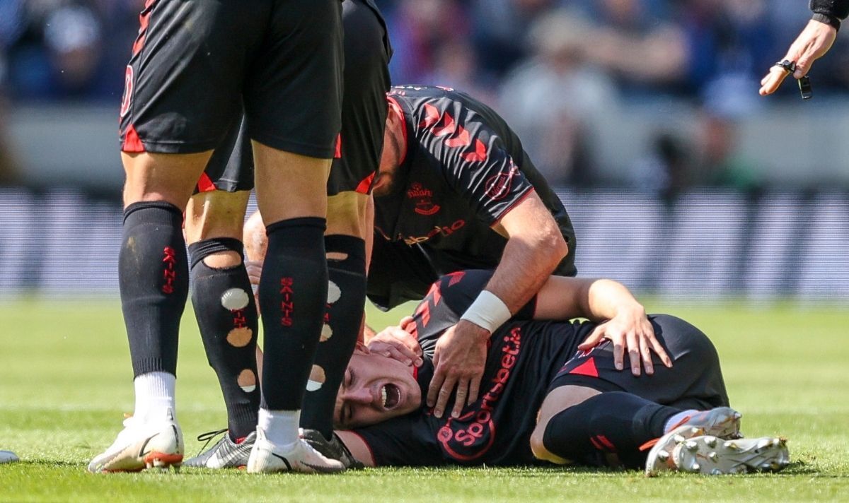 Arsenal contraint de repenser le transfert après que la cible Tino Livramento ait subi une "blessure grave"