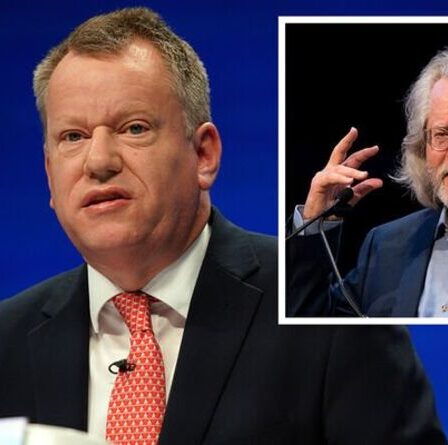 Brexit EN DIRECT : "Nous sommes des patriotes !"  Frost violemment attaqué par des rejoins pour un Brexit « raté »