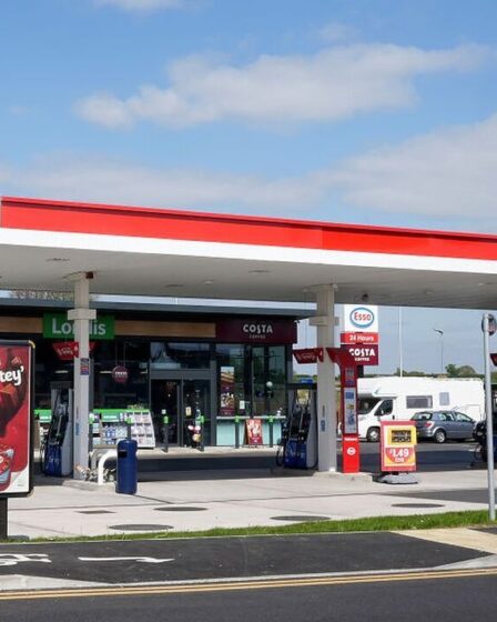 Crash du prix du pétrole: joie pour les automobilistes britanniques alors que le coût du baril chute à 104 $