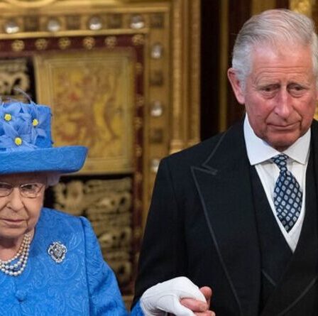La reine et le prince Charles dans la "double monarchie" - "Ils le font depuis un certain temps"