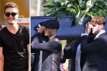 Les camarades du groupe The Wanted de Tom Parker retiennent leurs larmes alors qu'ils portent son cercueil à l'enterrement