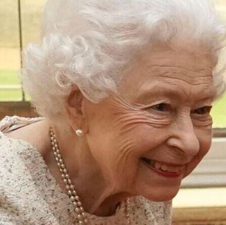 Les craintes pour la santé de la reine augmentent après que les services de Pâques manqués inquiètent «beaucoup de gens»