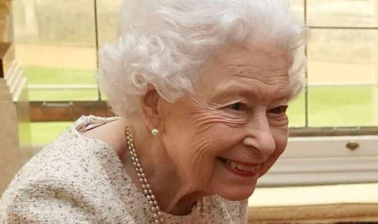 Les craintes pour la santé de la reine augmentent après que les services de Pâques manqués inquiètent «beaucoup de gens»
