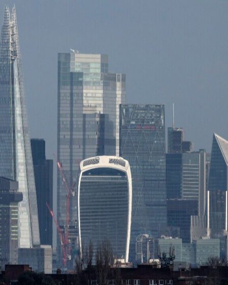 «Plus vite et plus loin» Les banquiers exhortent la Grande-Bretagne du Brexit à réduire les formalités administratives et les impôts pour stimuler la ville