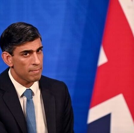 Rishi Sunak a envisagé de démissionner après une amende de fête avant de présenter des "excuses sans réserve"