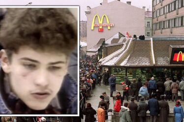 'C'est beau!'  Un film d'archives incroyable montre les réactions au tout premier McDonald's russe