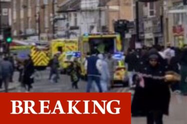 Horreur à Newham alors que quatre piétons sont heurtés par une voiture - Ambulance aérienne sur place