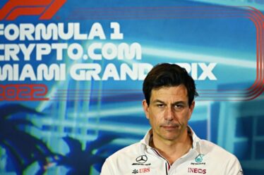 Le patron de Mercedes, Toto Wolff, nie avoir discuté avec la FIA à Miami de Lewis Hamilton et George Russell
