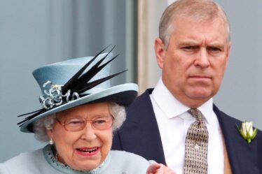 Le prince Andrew rend visite à la reine QUOTIDIENNE pour « faire amende honorable » au monarque pour une « tache de honte »