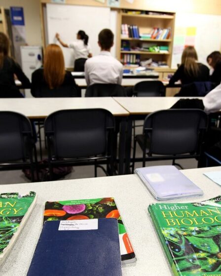 Les enseignants ont reçu l'ordre d'inscrire les élèves dans le cadre de la répression de l'absentéisme scolaire