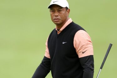 PGA Championship Day Four: Tiger Woods se retire alors que Faldo envoie un message à Mickelson