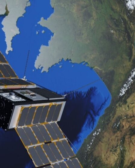 PREMIER lancement de satellite au Royaume-Uni à partir de cet été - orbite de 17 000 mph