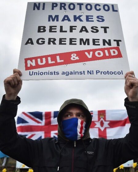 'Sauter le pistolet!'  Le Royaume-Uni est incapable d'aller de l'avant car l'UE "ne bougera pas" sur l'accord détesté sur le Brexit