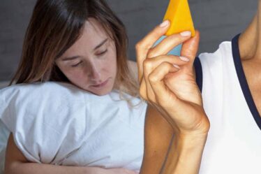 Comment dormir : les aliments qui "peuvent vous tenir éveillé" - ce qu'il faut éviter