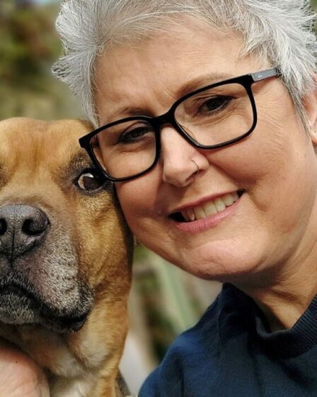 'Essayer de me prévenir tout le temps' Un chien de sauvetage héroïque 'alerte' son propriétaire d'un cancer du sein